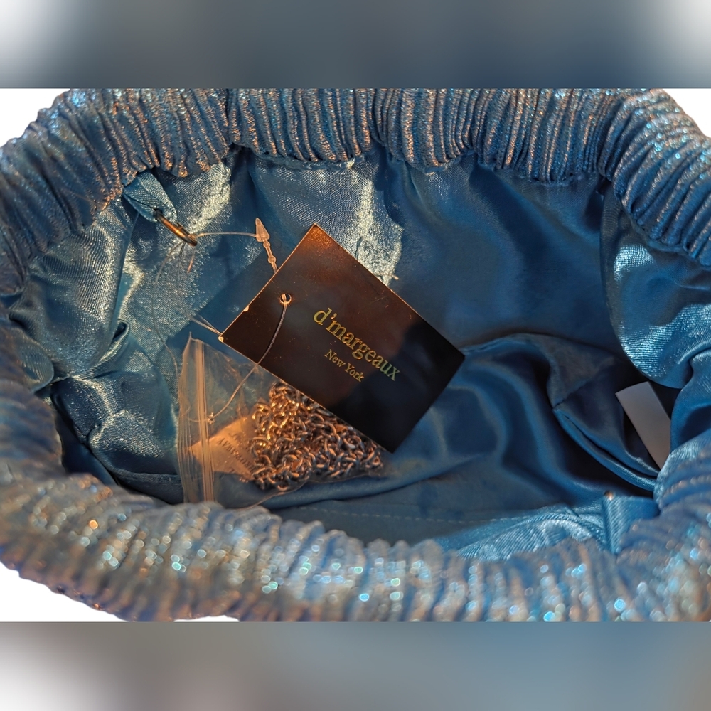 D'Margeaux - NEW Pleated Rushed Textured Shimmery Clutch w/Removable Chain Strap - Picture 5 of 6